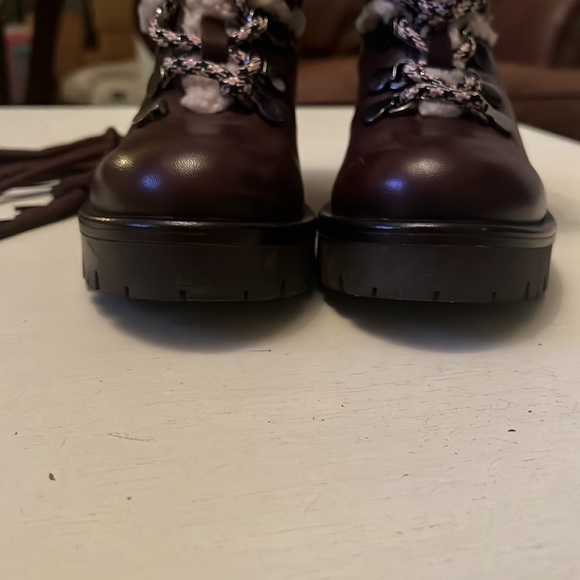 Aquatalia Jamie Boots; Leather & Shearling; Size 8 - Picture 5 of 11